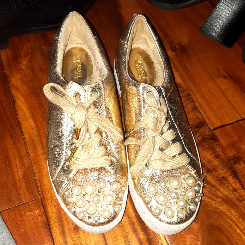 MICHAEL KORS POPPY Lace Up Nappa Mirror Metallic Pearl Stud Sneakers